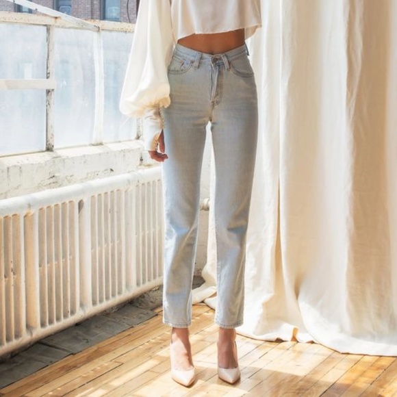 urban outfitters levis jeans